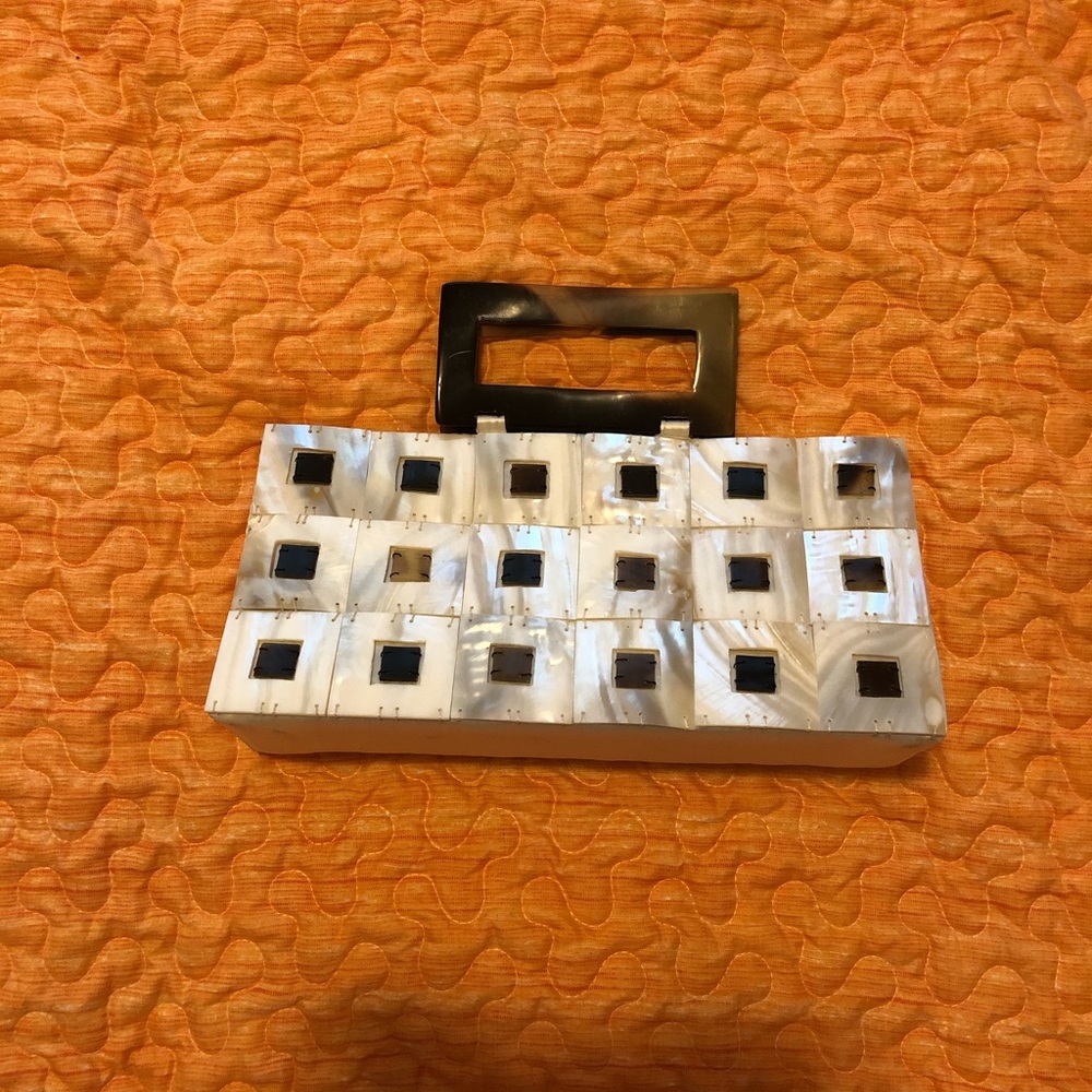 Purse made of sea shells